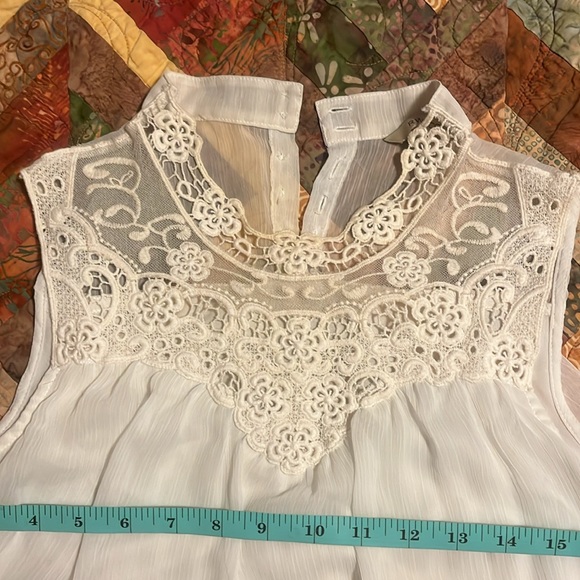 RW&Co sleeveless blouse - Picture 2 of 4